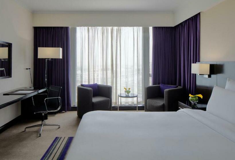 Семейный Номер, Pullman Dubai Creek City Centre