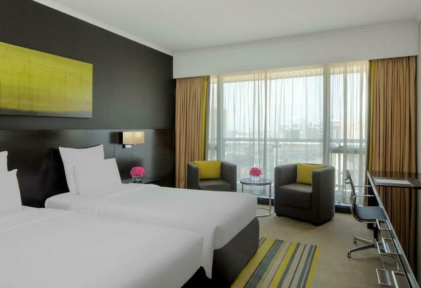 Номер Superior, Pullman Dubai Creek City Centre