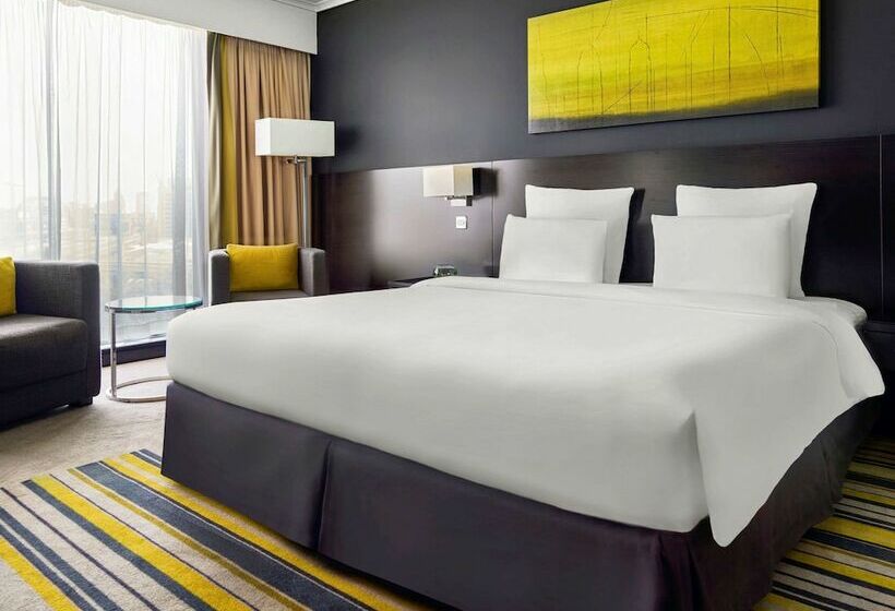 Номер Executive, Pullman Dubai Creek City Centre