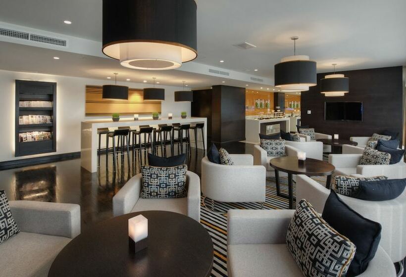 Полулюкс, Pullman Dubai Creek City Centre
