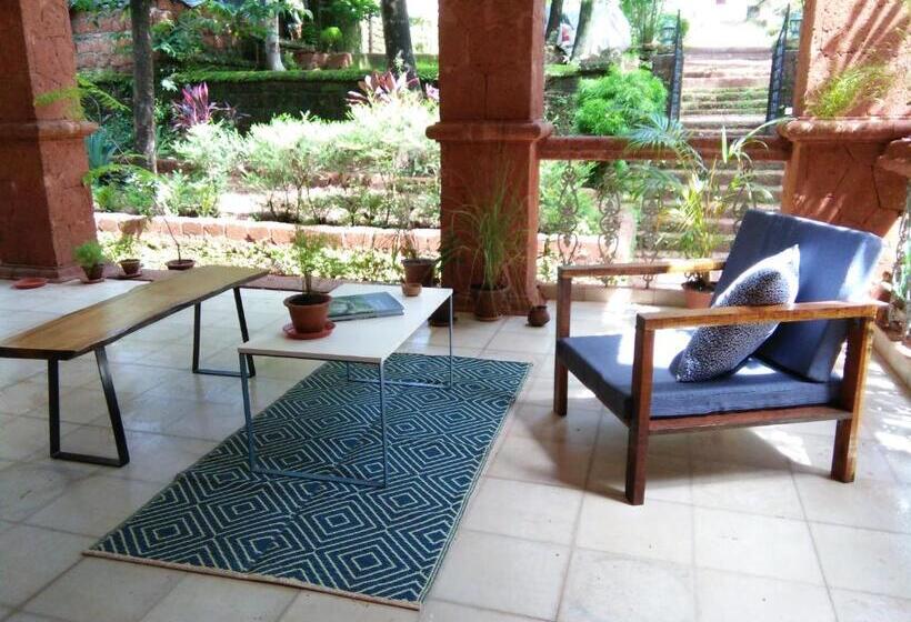 سوییت خانوادگی, Botanique Goa