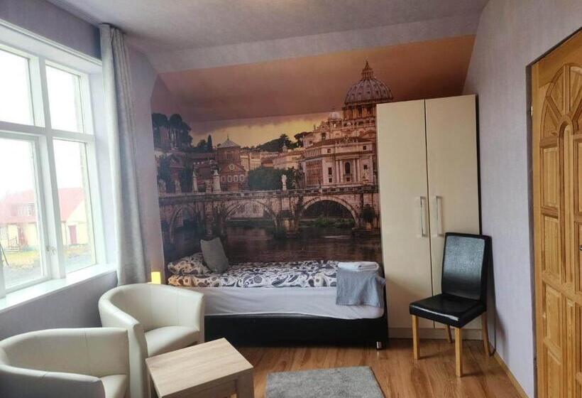 اتاق استاندارد سه تخته با سرویس بهداشتی مشترک, Guesthouse Kiljan