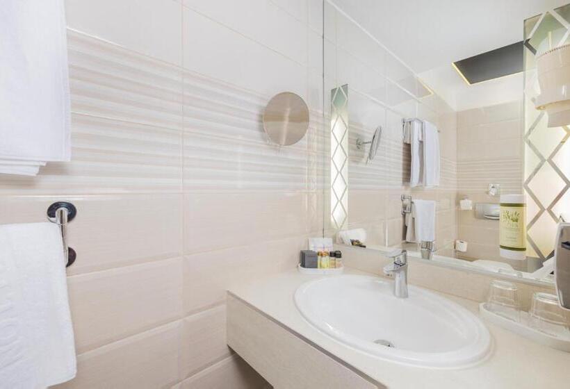 Семейный Номер, Carlton Hotel Buda Castle