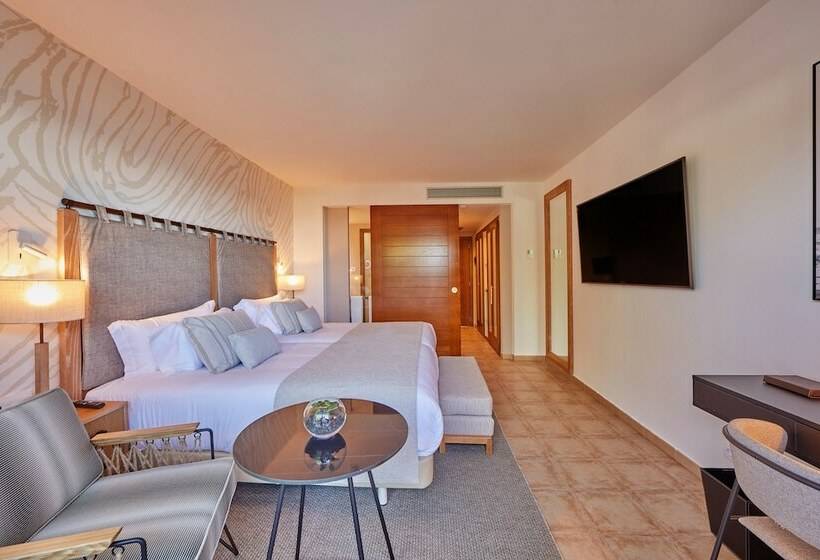 חדר סטנדרט נוף לבריכה, Secrets Lanzarote Resort & Spa   Adults Only
