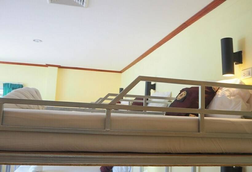 共用房间的床, Chaokoh Dorm Room