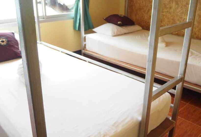 共用房间的床, Chaokoh Dorm Room