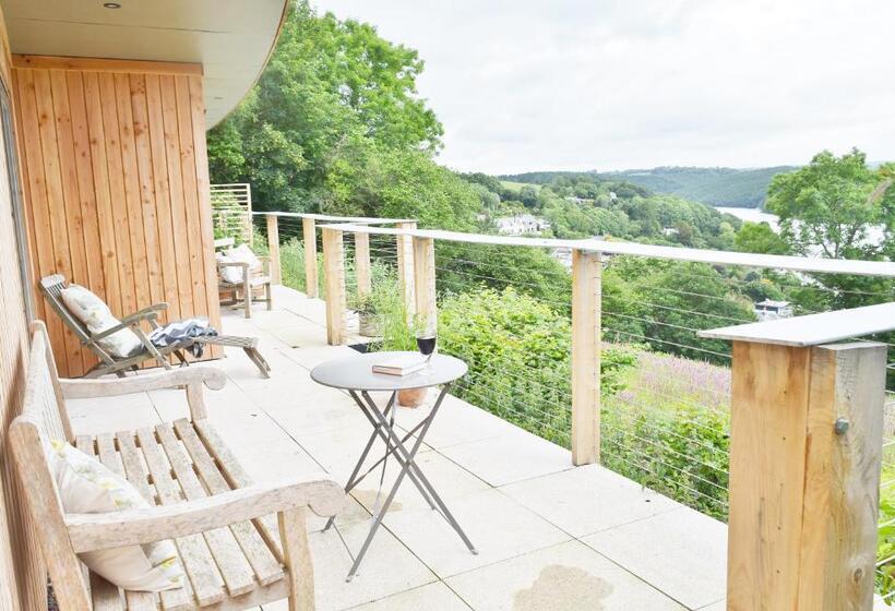 شقة غرفة واحدة, The Sanctuary Cornwall