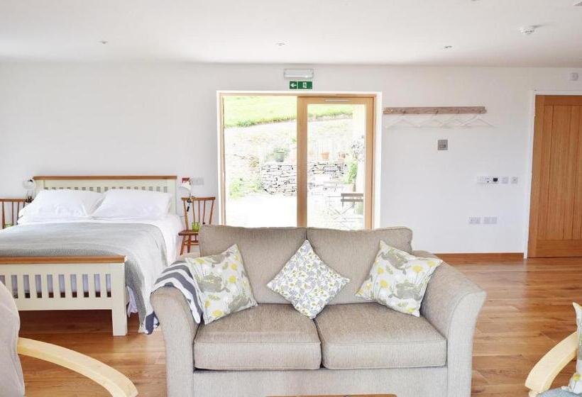 شقة غرفة واحدة, The Sanctuary Cornwall