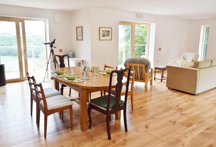 شقة غرفة واحدة, The Sanctuary Cornwall