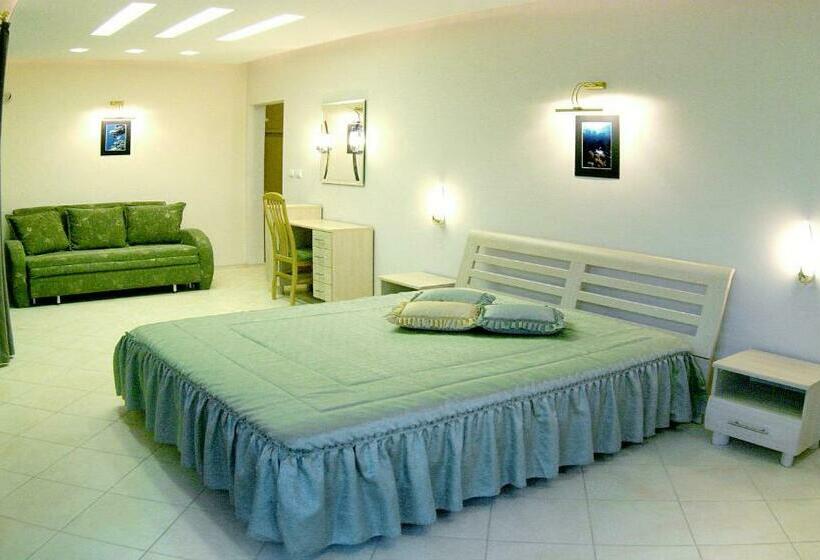 סוויטת ג'וניור, Stela Guest House