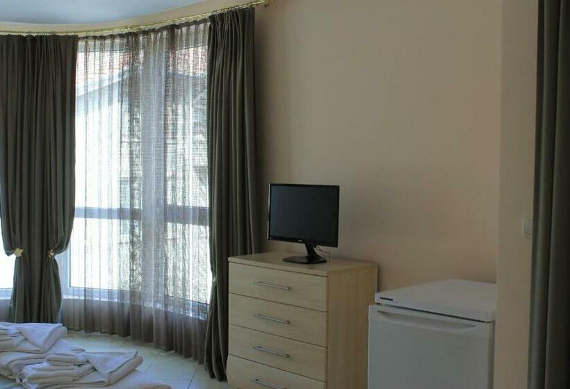 סוויטת ג'וניור, Stela Guest House