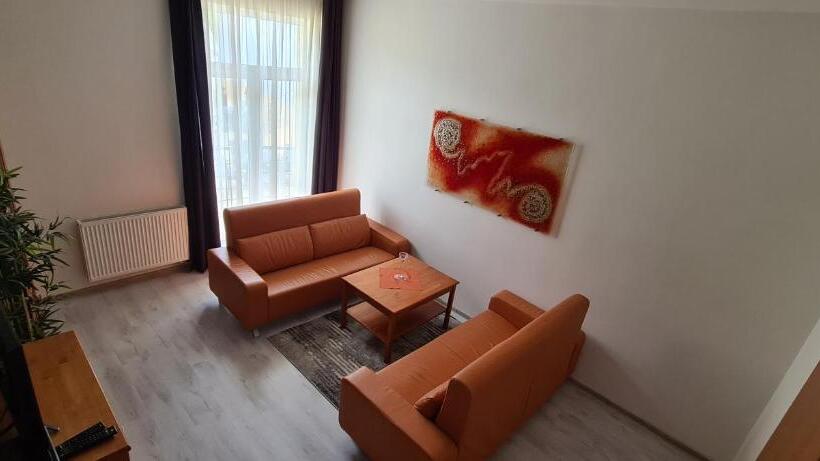 Апартаменты 1 Спальня, Port Club Pension & Restaurant
