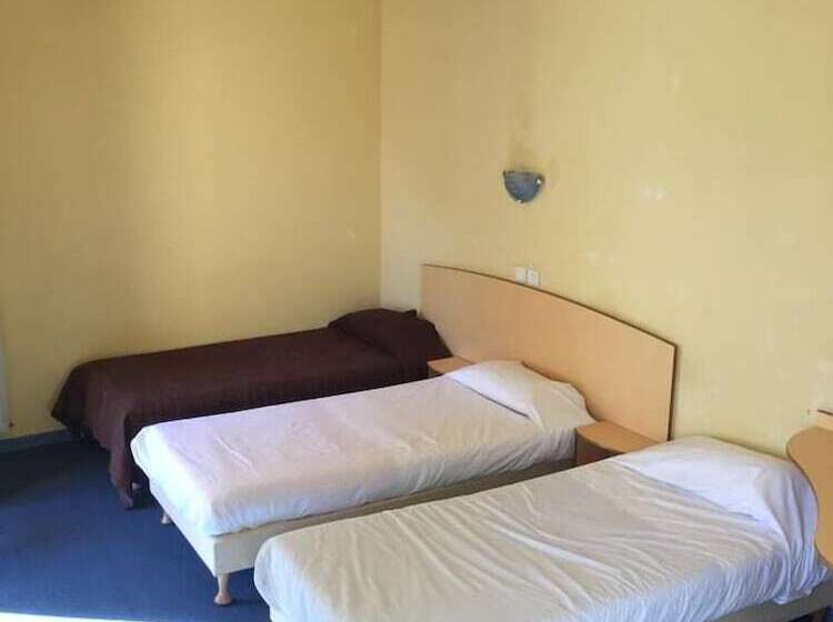 Номер Стандарт Трехместный, & Residence Avermes