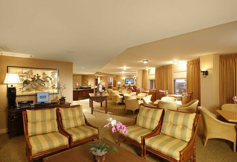חדר קלאב, Universal's Loews Royal Pacific Resort