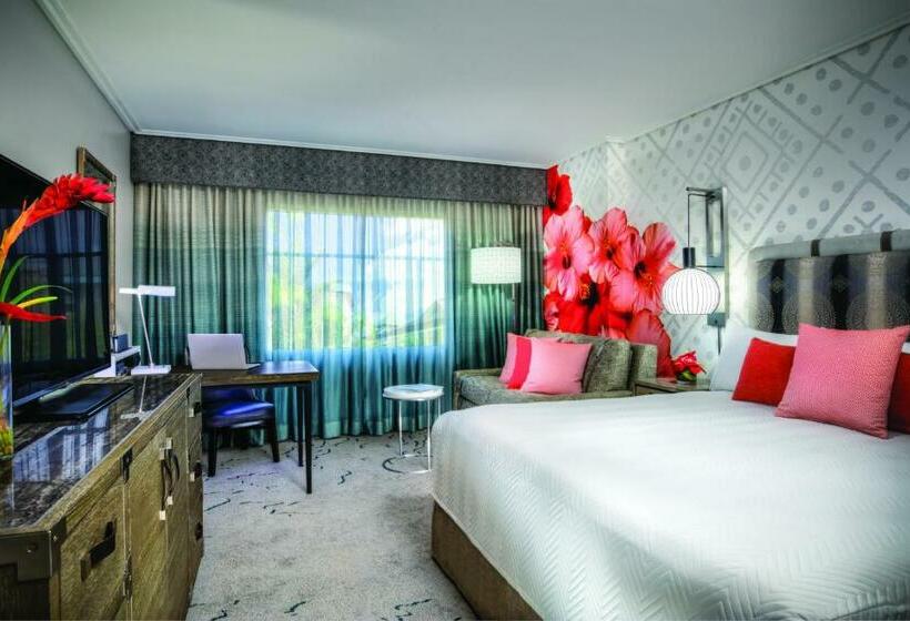 חדר קלאב עם מיטת קינג, Universal's Loews Royal Pacific Resort