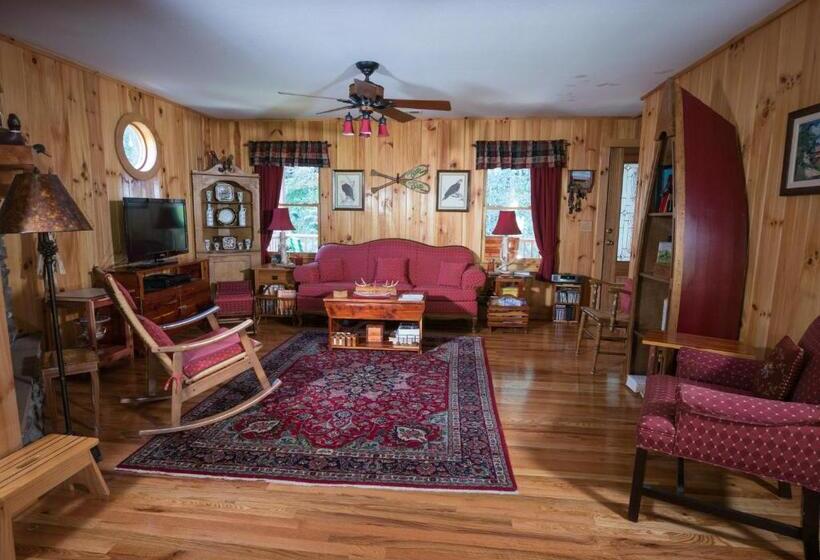 Трехместный Номер Deluxe, River ' S Edge Inn
