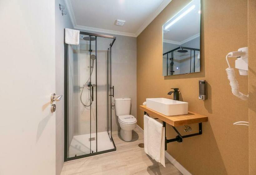 Номер Стандарт, Hostal Devesas