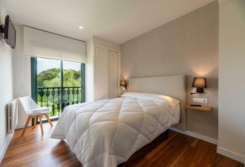 Номер Стандарт, Hostal Devesas