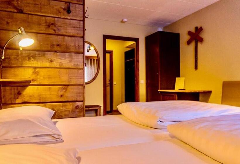 标准三人间, Bruksvallarnas Fjällhotell