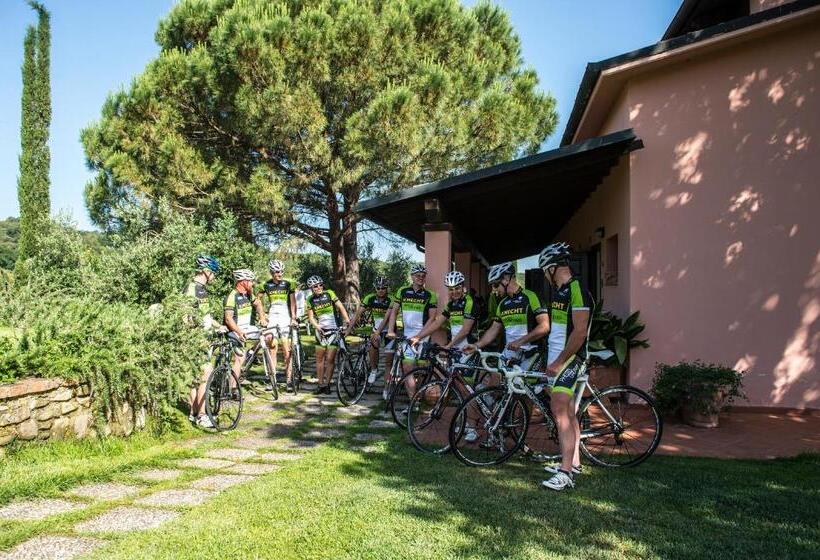 Студия Стандарт, Agriturismo Poggio Corbello