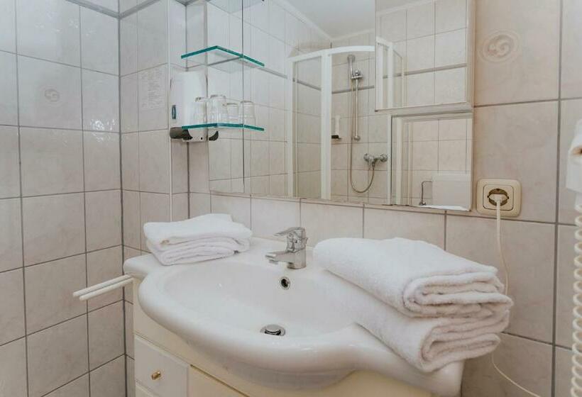 Номер Стандарт, Friesacherhof