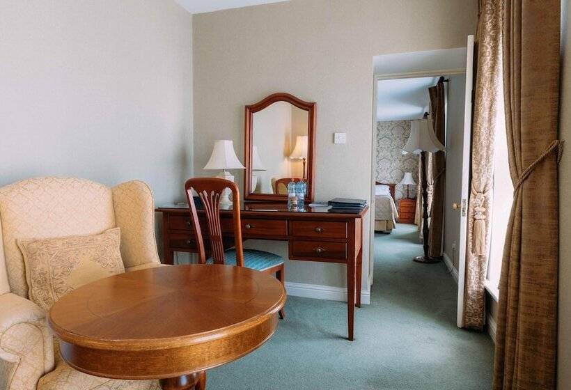 Полулюкс, Sheedys Boutique Hotel & Restaurant
