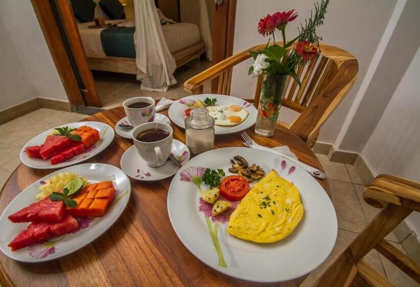 Номер Стандарт с Балконом, Akusara House
