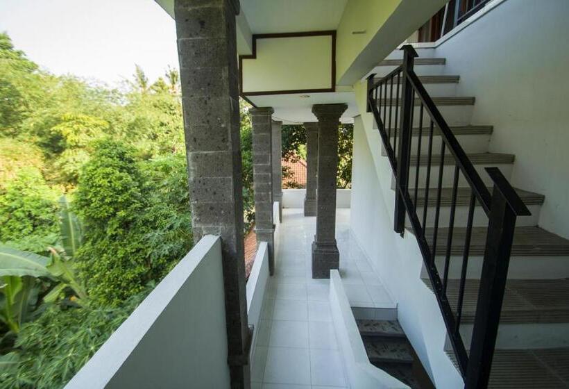 Номер Стандарт с Балконом, Akusara House