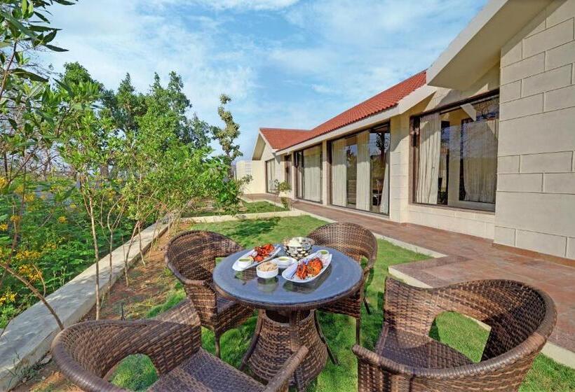 套房带园景, The Fern Sattva Resort Polo Forest
