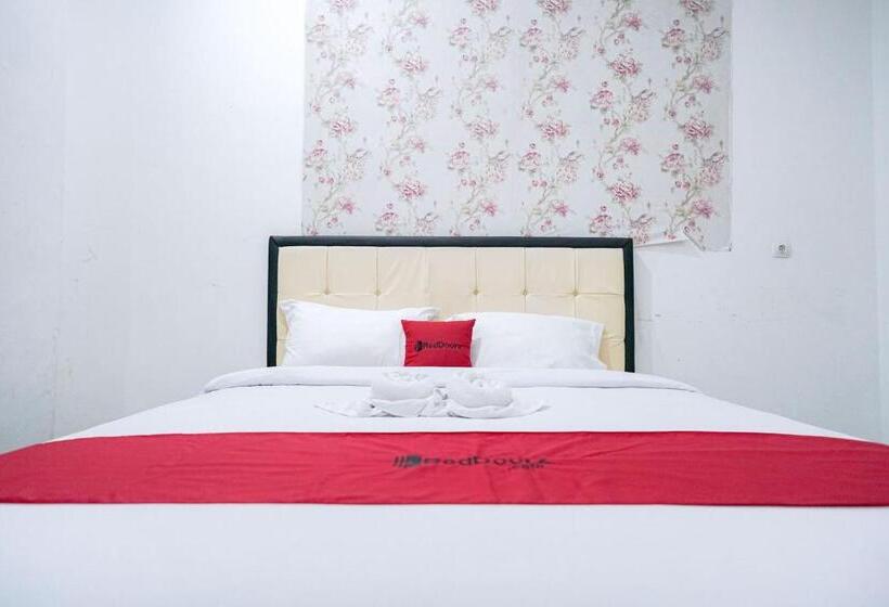Номер Deluxe, Reddoorz Syariah Near Exit Toll Puncak