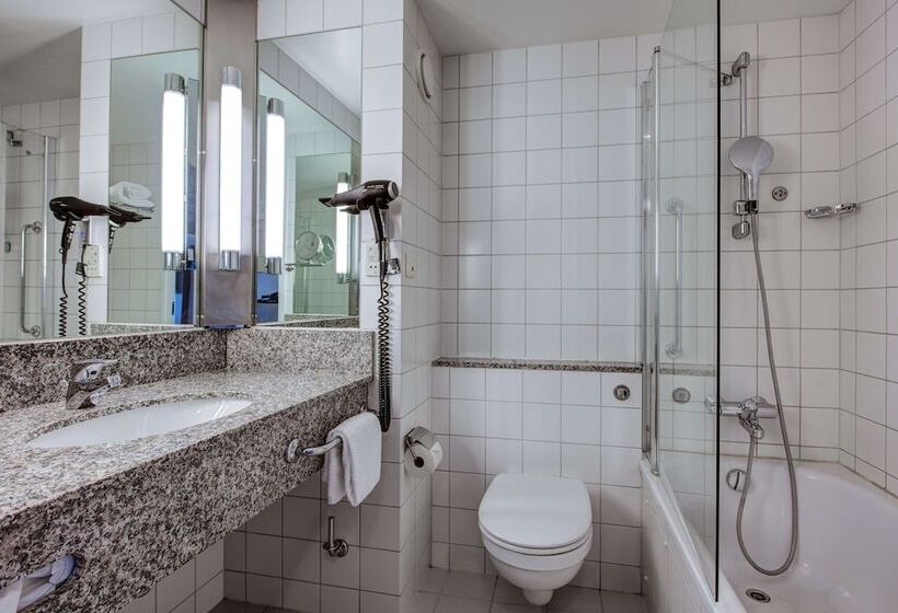 Семейный Номер, Radisson Blu Airport Hotel, Oslo Gardermoen
