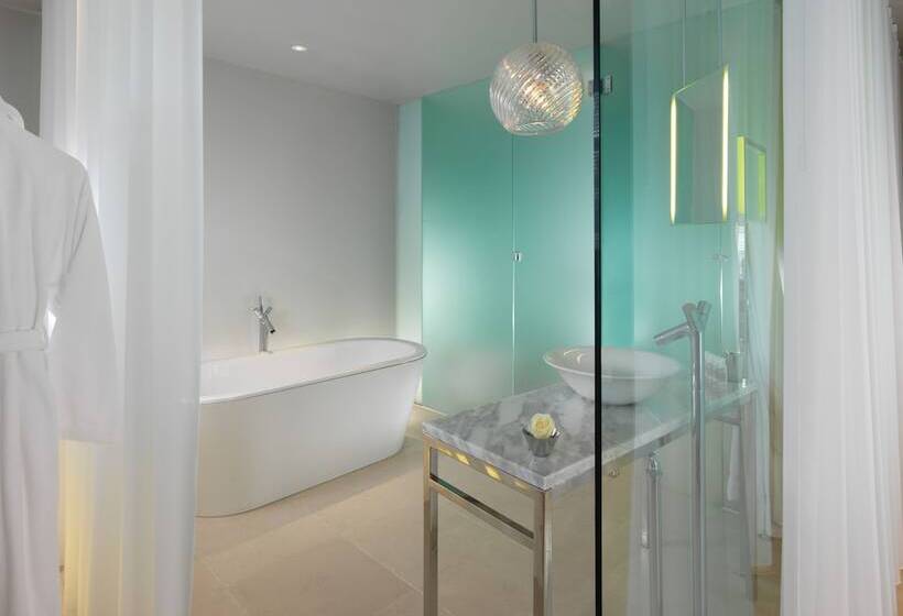 Номер Deluxe, Sanderson London