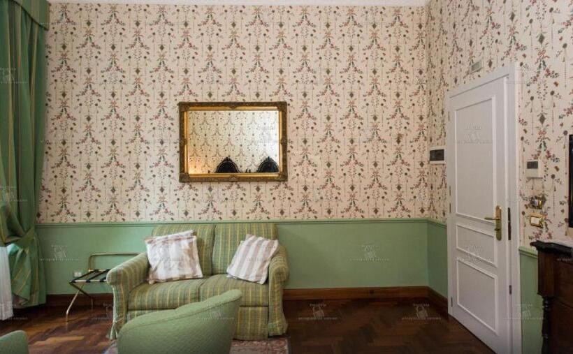 اتاق استاندارد سه نفره, Unahotels One Catania