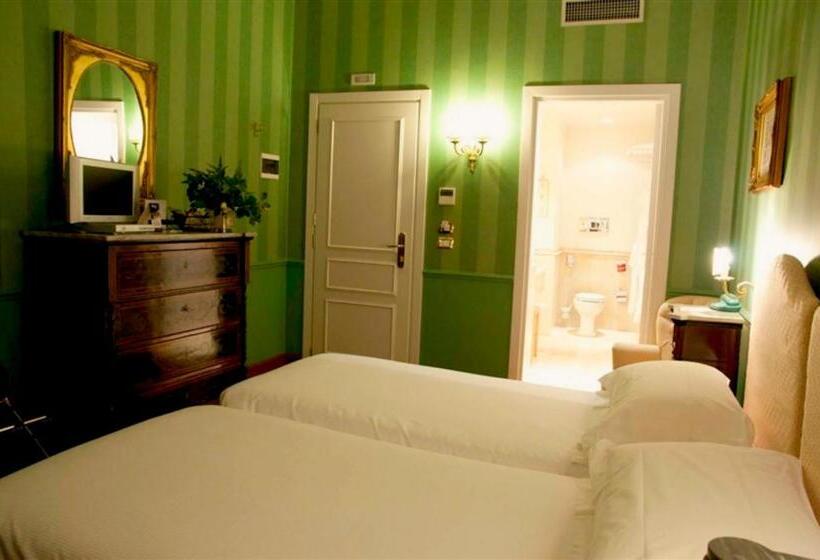 اتاق استاندارد چهار تخته, Unahotels One Catania