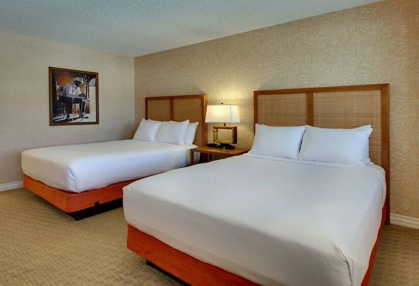 Номер Deluxe, Tropicana Las Vegas  A Doubletree By Hilton