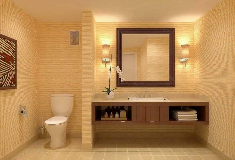 带大床的豪华间, Tropicana Las Vegas  A Doubletree By Hilton