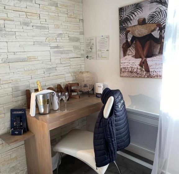 Номер Стандарт, La Glycine Hotel Et Spa