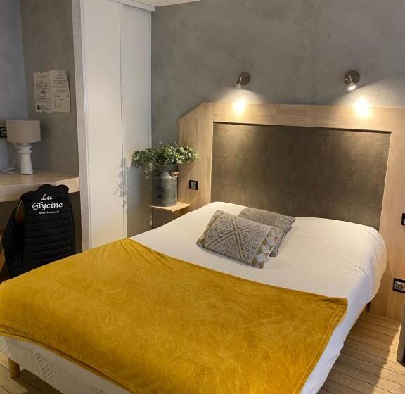 Номер Стандарт Трехместный, La Glycine Hotel Et Spa
