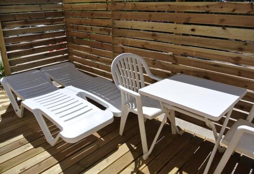 Студия Стандарт, Hôtel Les Mimosas