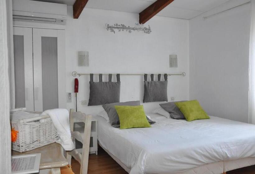 Апартаменты 1 Спальня, Hôtel Les Mimosas