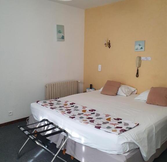 Номер Стандарт Трехместный, Le Petit Manoir Logis