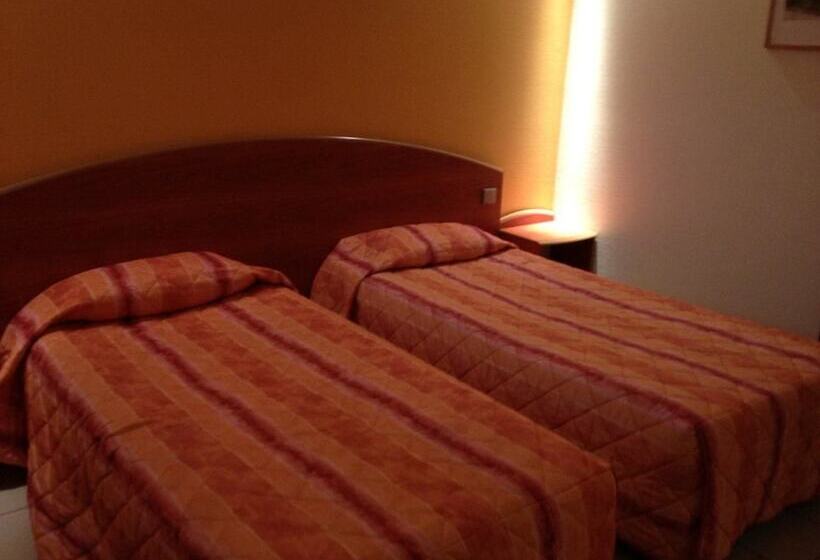 Номер Стандарт, Logis Hôtel   Les Paturelles