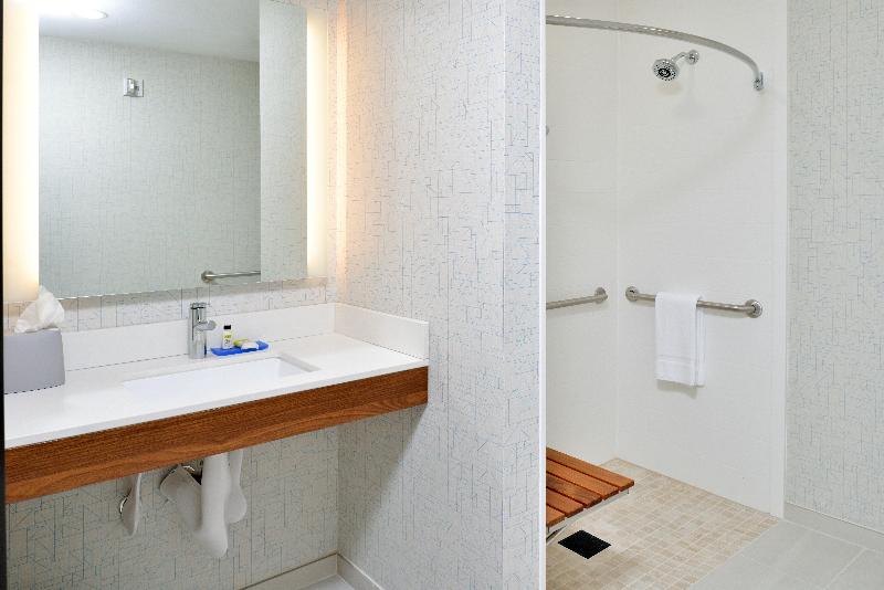 장애인을 위한 스탠다드 룸, Holiday Inn Express   Santa Rosa North, An Ihg