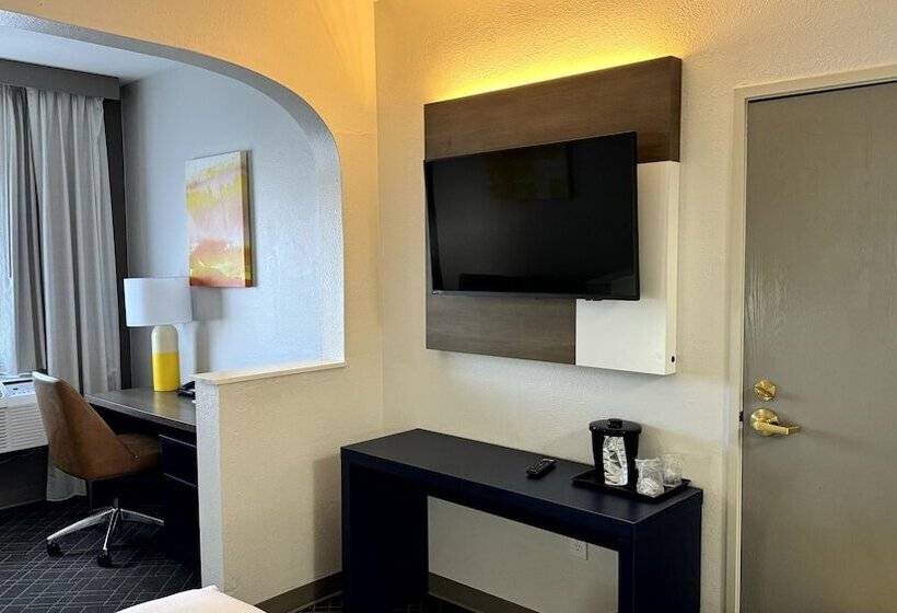 스위트, Comfort Suites Denver North   Westminster
