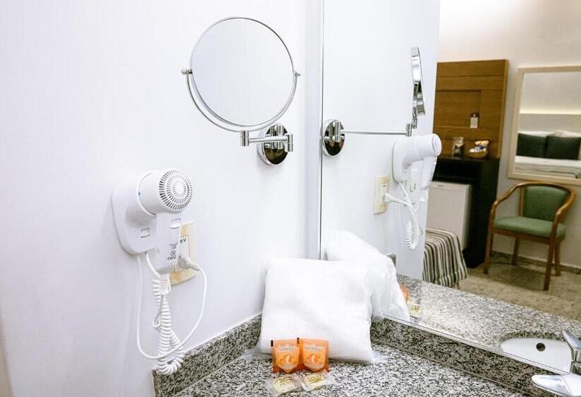 اتاق سوپریور خانوادگی, Fênix Hotel Varginha