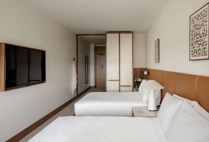 Номер Deluxe Кровать Куин, Rushhh Daytona Beach, Tapestry Collection By Hilton
