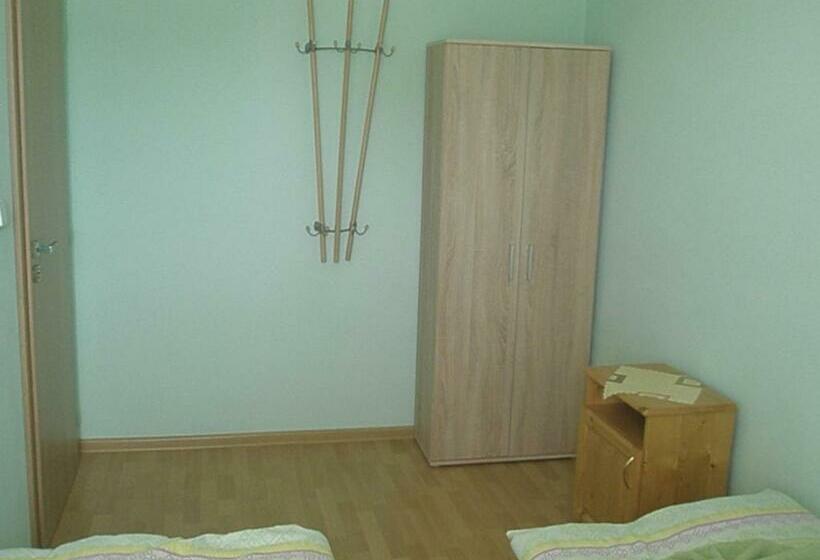 带共用浴室的标准房间, Ubytovanie Bičár
