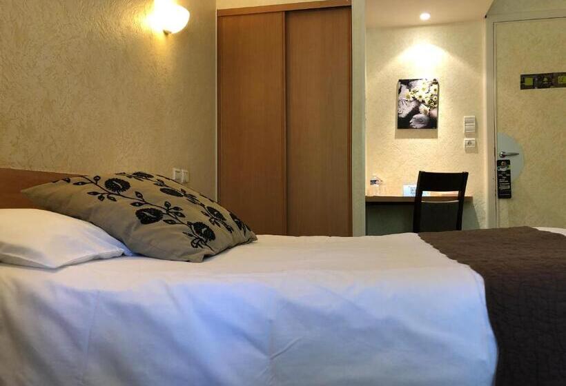 Номер Стандарт, Logis Hôtel Restaurant Le Commerce