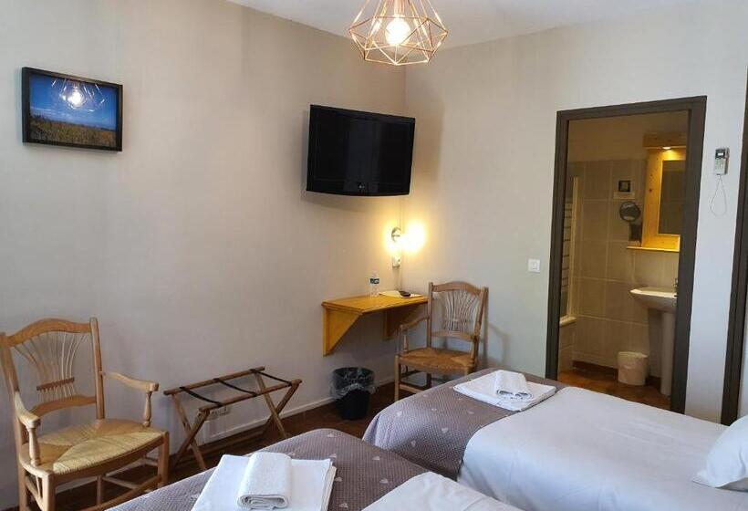 Номер Стандарт, Logis Hôtel Restaurant L Escarbille