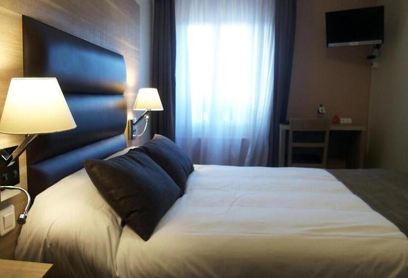 Семейный Номер, Logis Hotel Auberge De L'Hélix